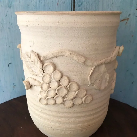 Ceramic wine bucket made by artist in off-white with raised grape bunches - Picture 2 of 13